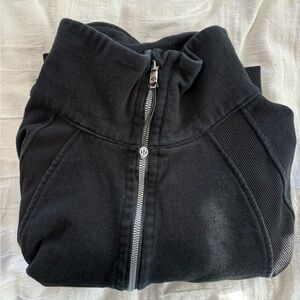 Black Lululemon cropped scuba sweatshirt #activewear